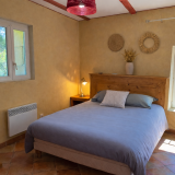 chambre-cosy-et-lumineuse-capturee