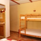 chambre 2 avec salle de douche