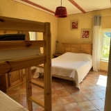 chambre 2 avec salle de douche